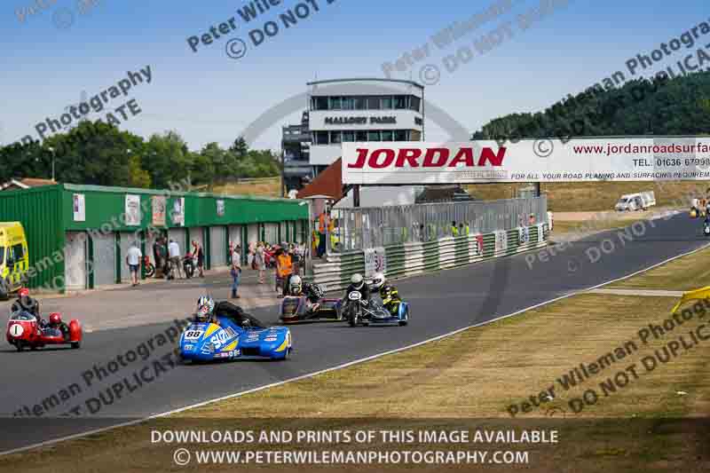 Vintage motorcycle club;eventdigitalimages;mallory park;mallory park trackday photographs;no limits trackdays;peter wileman photography;trackday digital images;trackday photos;vmcc festival 1000 bikes photographs